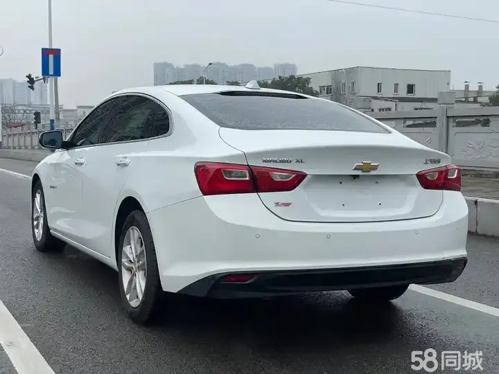 Chevrolet Malibu XL 2015 immagine di auto #15