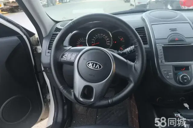 起亚 秀尔 2015 汽车图片 #15