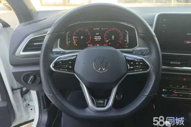 Volkswagen T-Roc 2024 car image #15