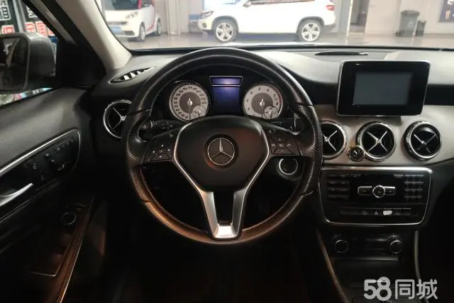 Mercedes-Benz GLA Class 2016 car image #15