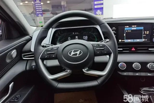 Hyundai Elantra 2025 car image #15