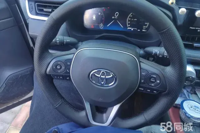 Toyota RAV4 2025 car image #15