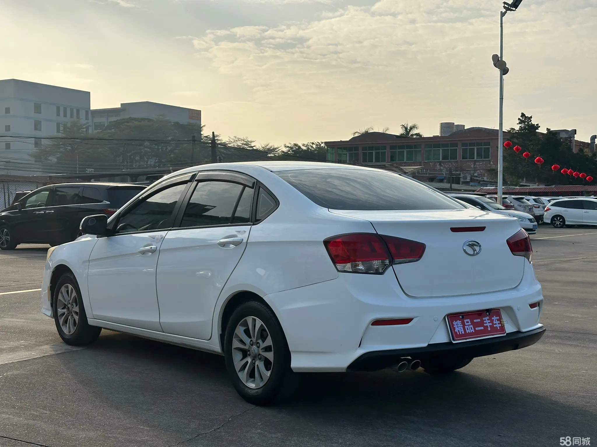 Soueast V5 Lingzhi 2017 #15 Soueast V5 Lingzhi 2017 car image #15