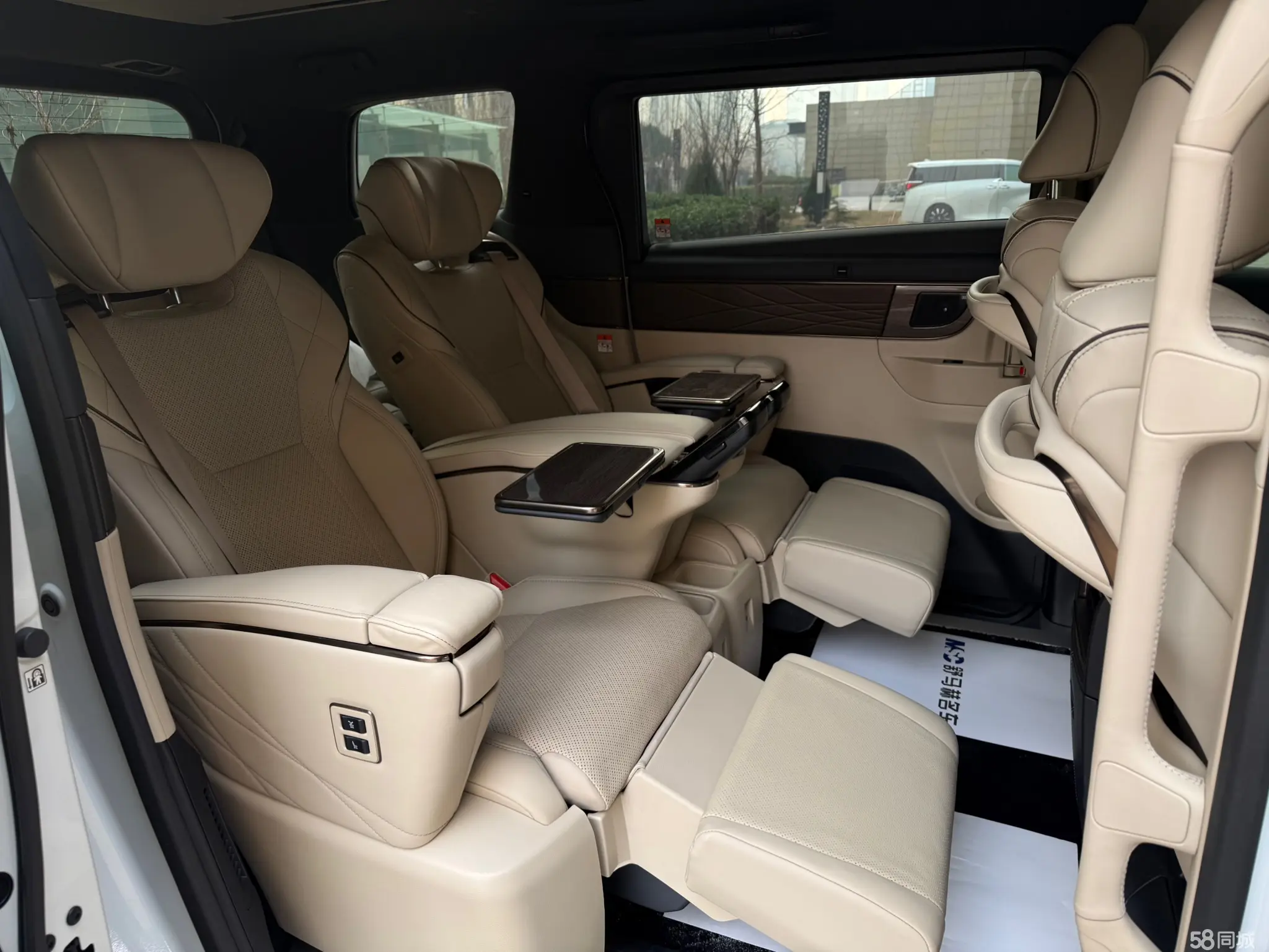 Toyota Alphard 2024 car image #15