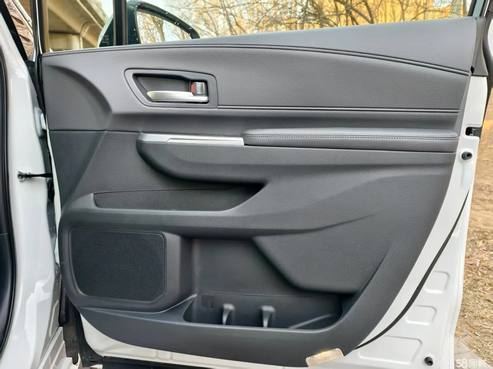 Toyota Granvia 2025 car image #15