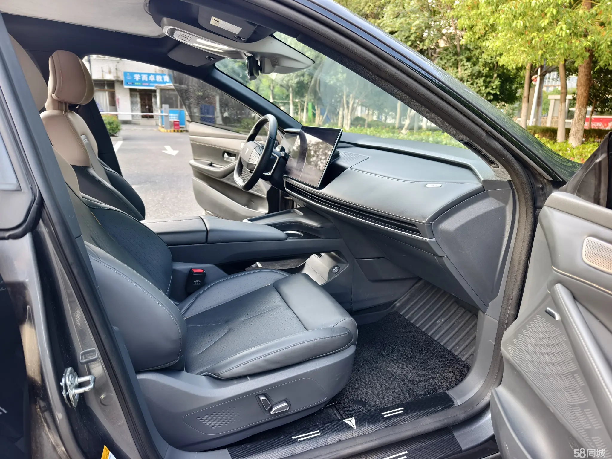 Deepal SL03 2022 #15 Deepal SL03 2022 car image #15