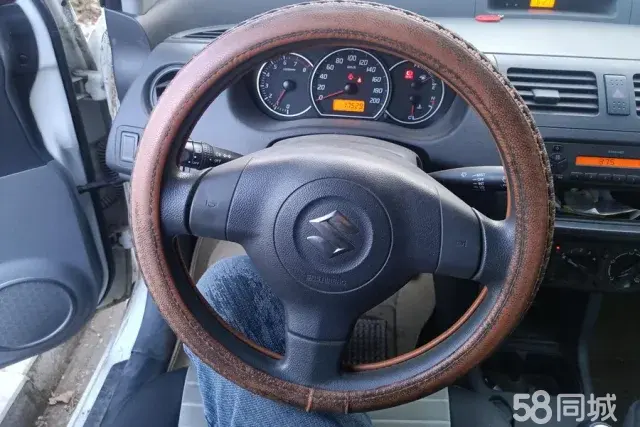 Suzuki Swift 2017 car image #15