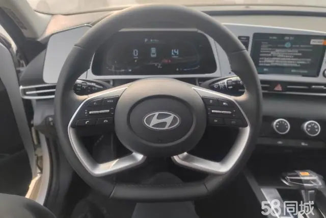 Hyundai Elantra 2025 car image #15