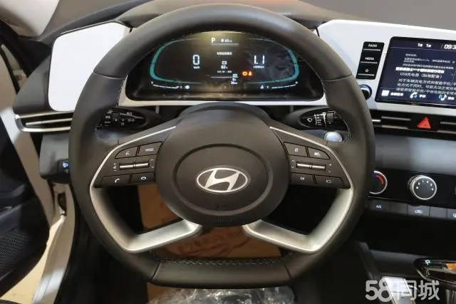 Hyundai Elantra 2025 car image #15
