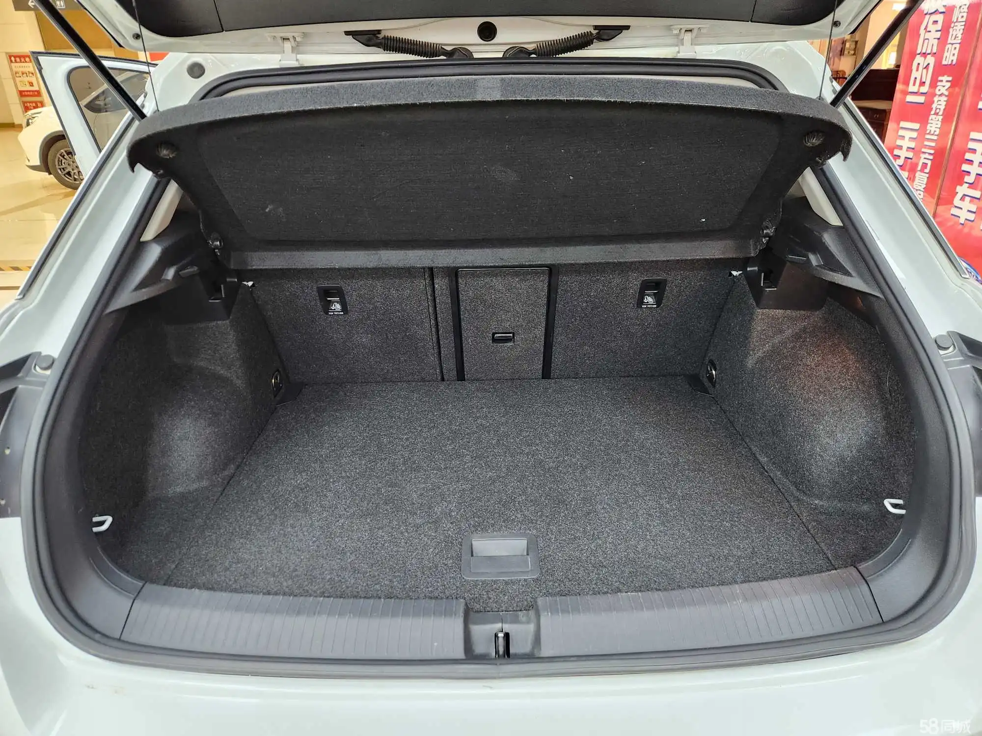 Volkswagen T-Roc 2021 car image #15