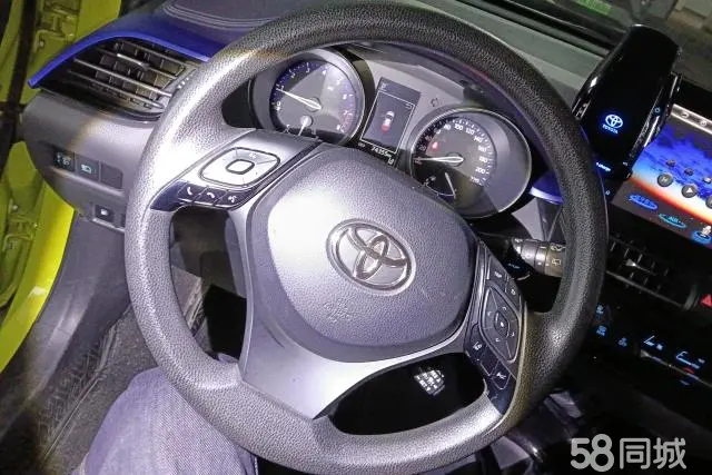 Toyota C-HR 2019 car image #15