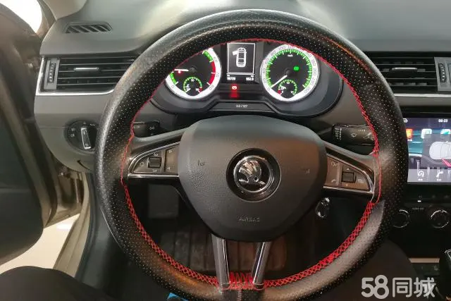 Skoda Octavia 2019 car image #15
