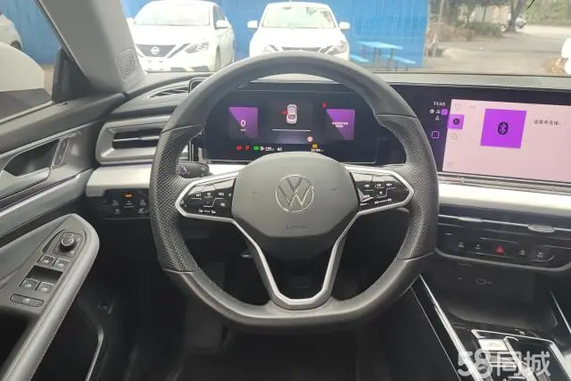 Volkswagen Lamando 2023 car image #15