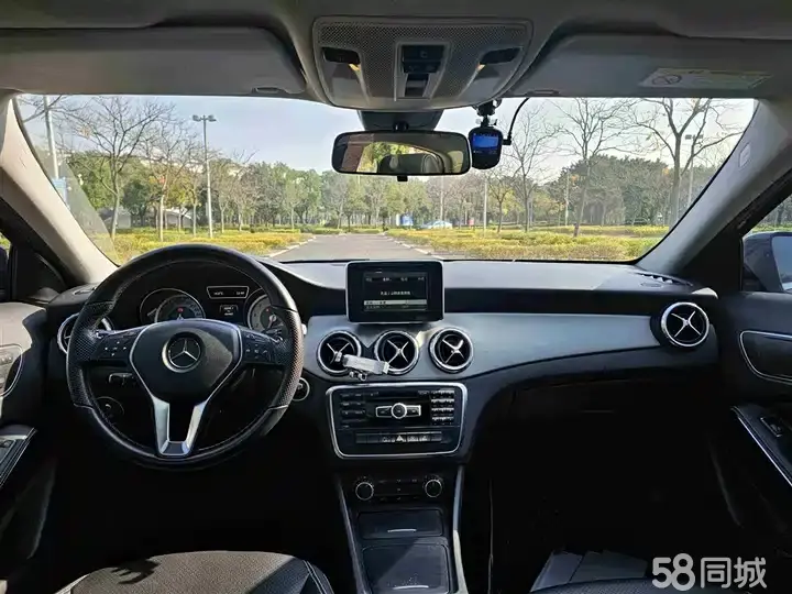 Mercedes-Benz GLA Class 2014 car image #15