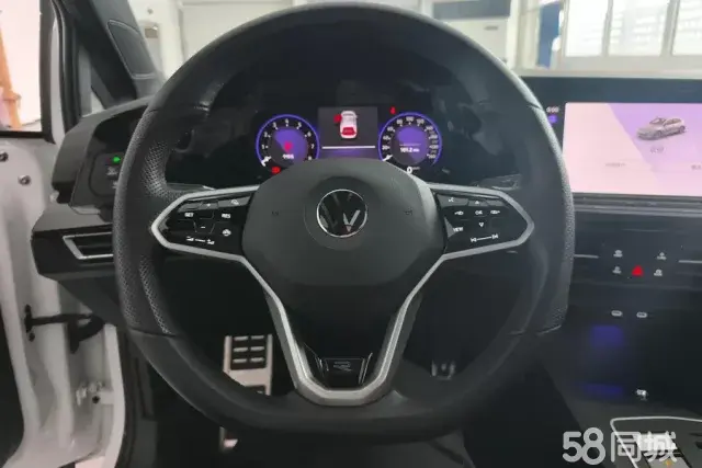 Volkswagen Golf 2023 car image #15
