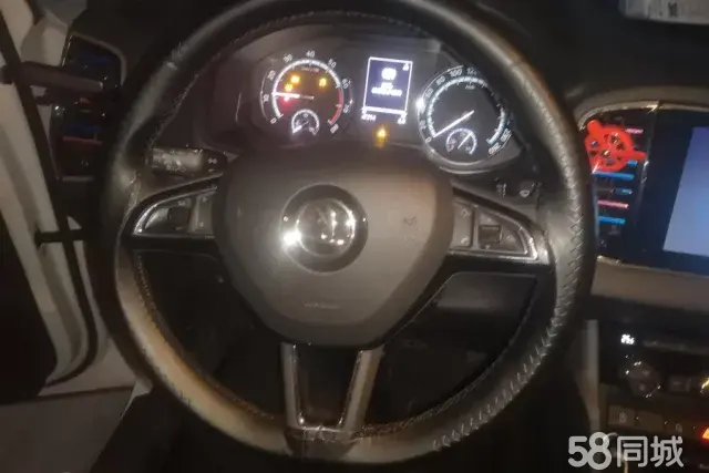 Skoda Karoq 2020 car image #15