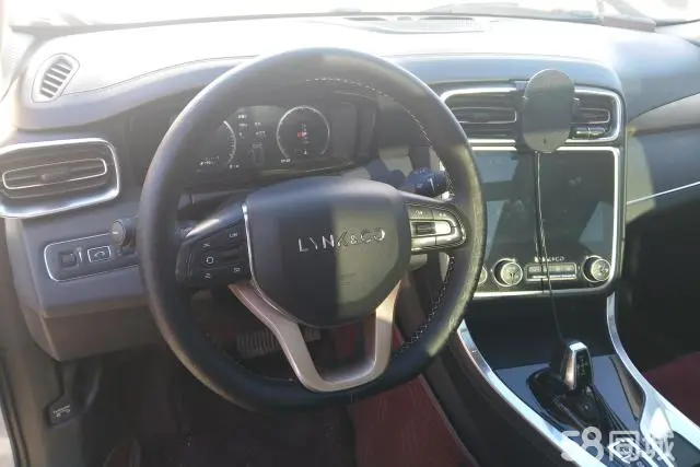 Lynk & Co 01 2017 #15 Lynk & Co 01 2017 car image #15