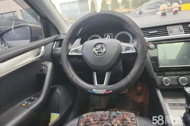 Skoda Octavia 2018 car image #15