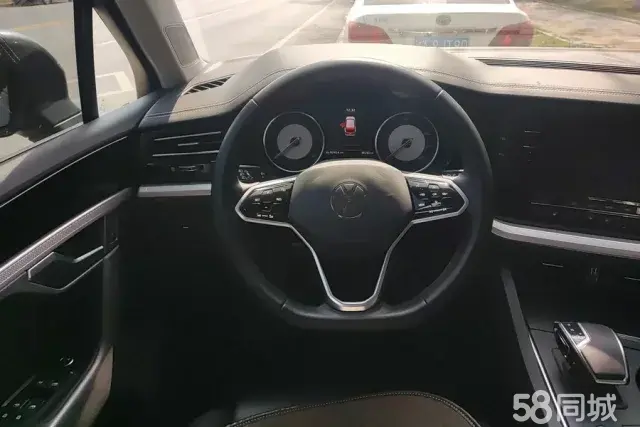 Volkswagen Touareg 2020 car image #15