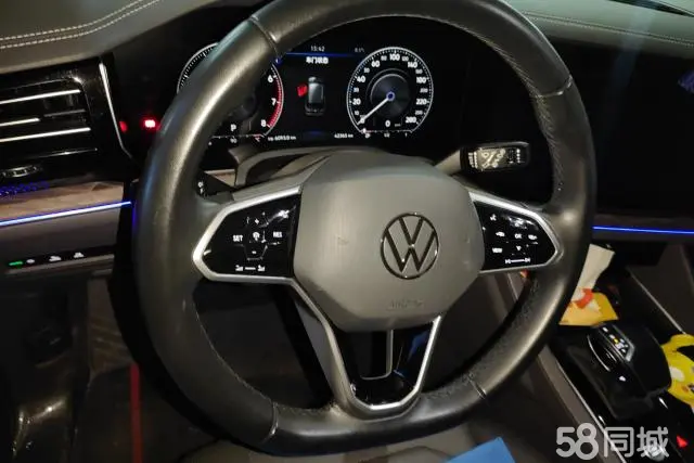 Volkswagen Touareg 2023 car image #15