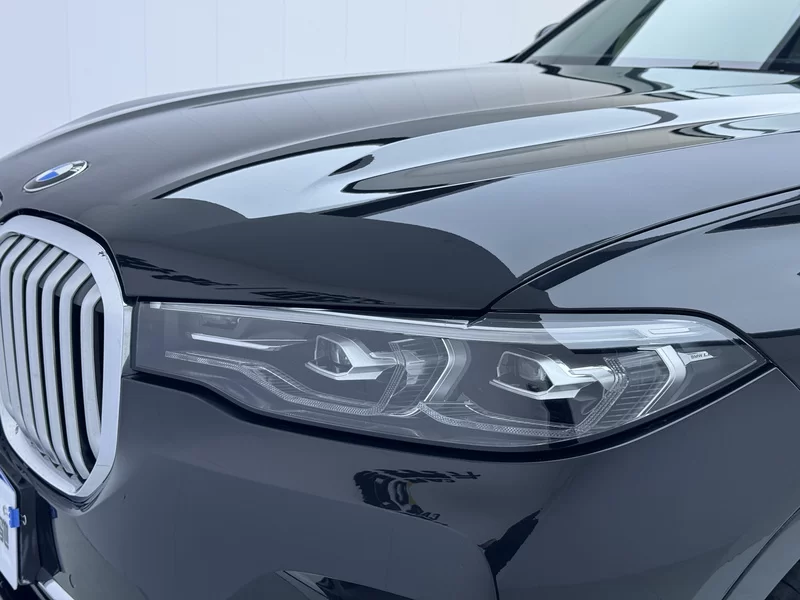 BMW X7 M60i 2021 #15 BMW X7 M60i 2021 car image #15
