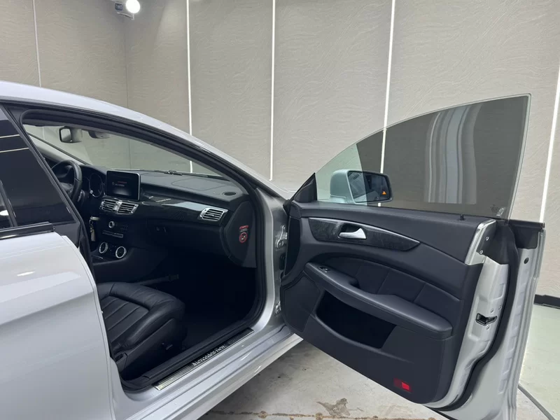 Mercedes-Benz CLS Class 2016 car image #15