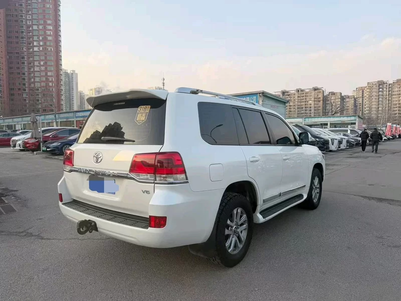 Toyota Land Cruiser 2022 car image #15