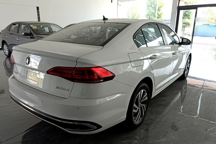 Volkswagen Bora 2026 car image #7
