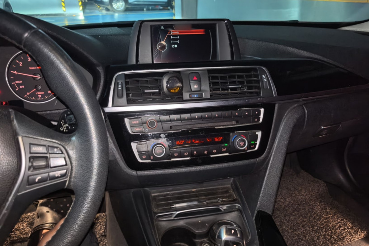 BMW 3 Series 2017 car image #17