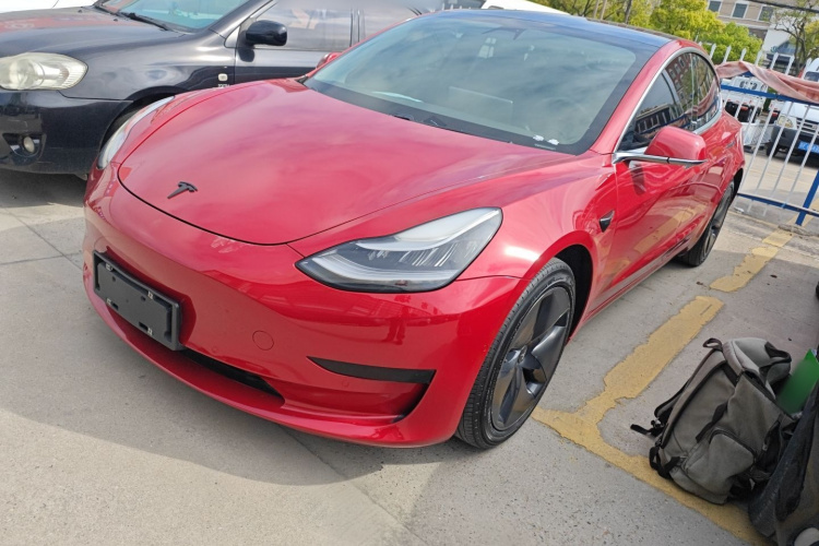 Tesla Model 3 2020 car image #2