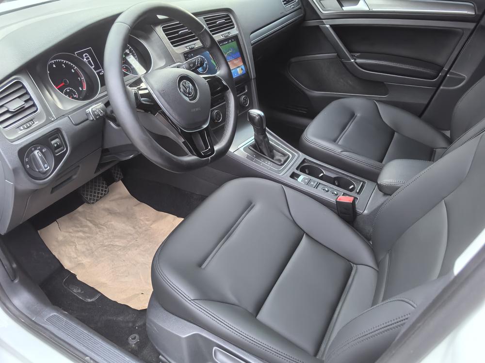 Volkswagen Golf 2016 car image #17