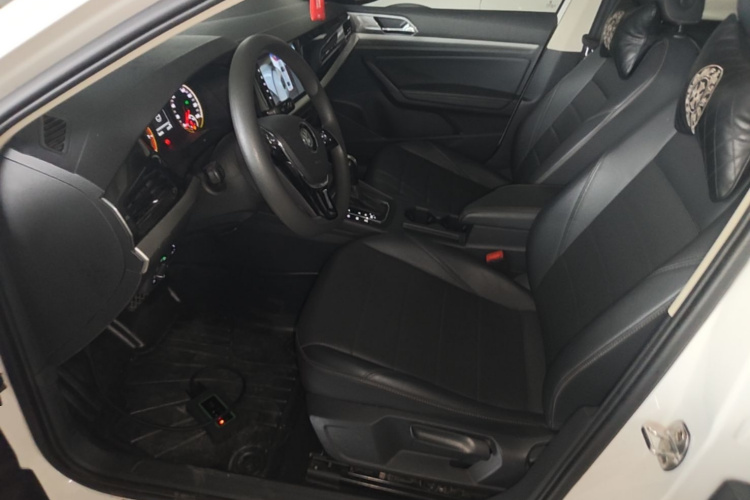 Volkswagen Lavida 2019 car image #15