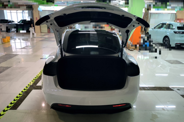 Tesla Model 3 2024 car image #23