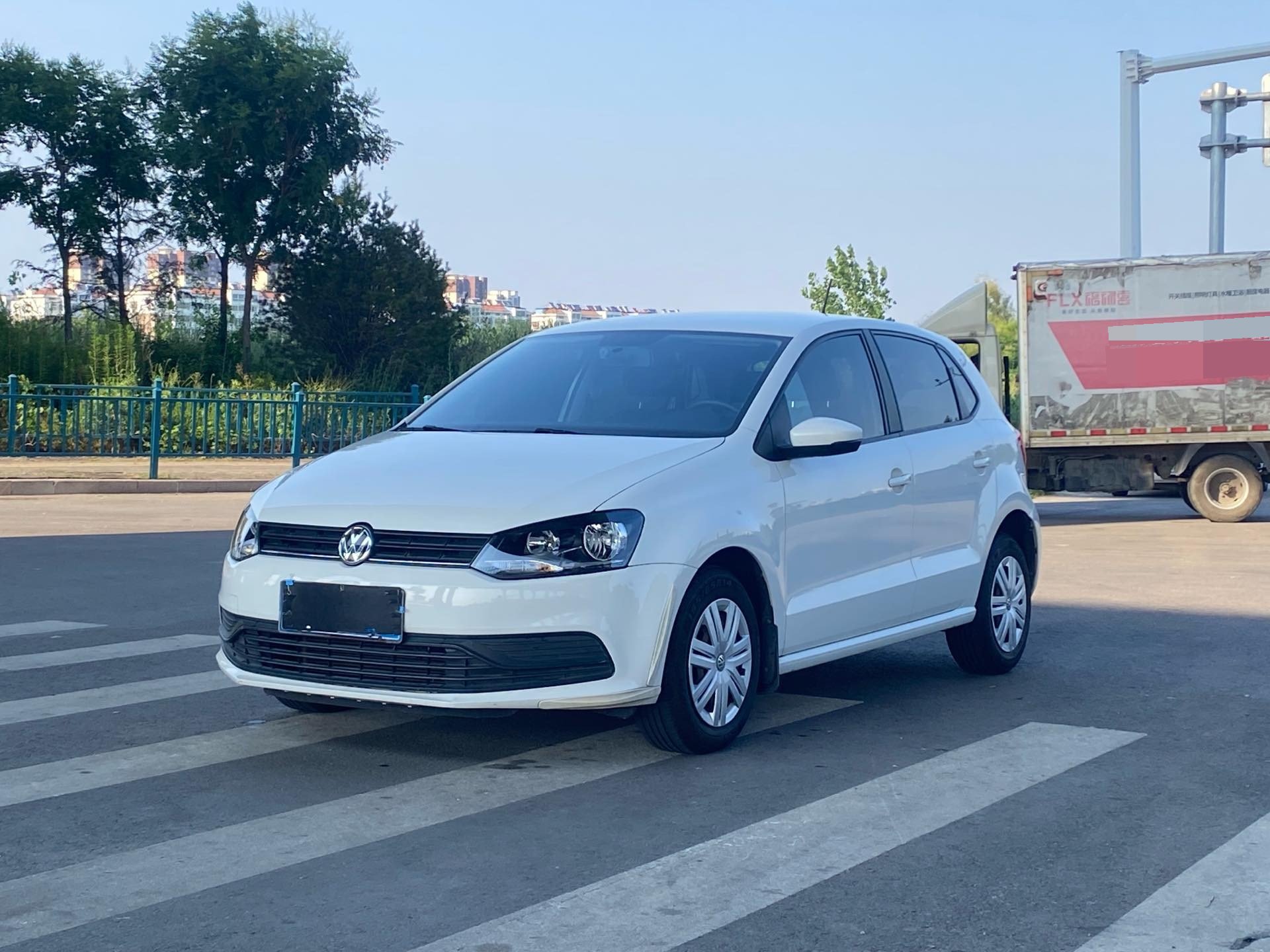 Volkswagen Polo 2019 car image 