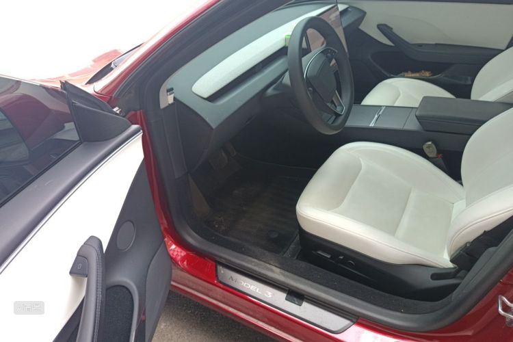 Tesla Model 3 2024 car image #18