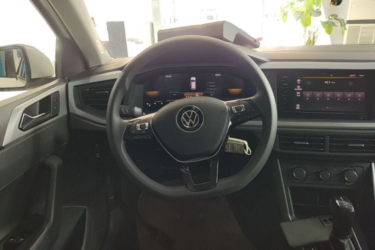 Volkswagen Polo 2024 car image #11