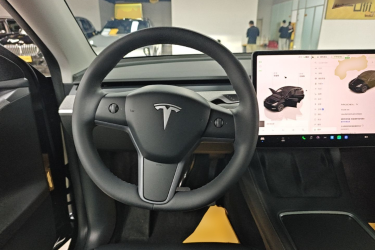 Tesla Model Y 2023 #11 Tesla Model Y 2023 car image #11