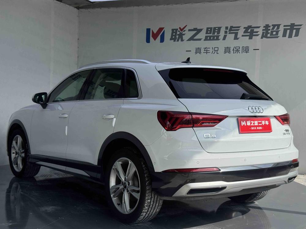 Audi Q3 2022 car image #4