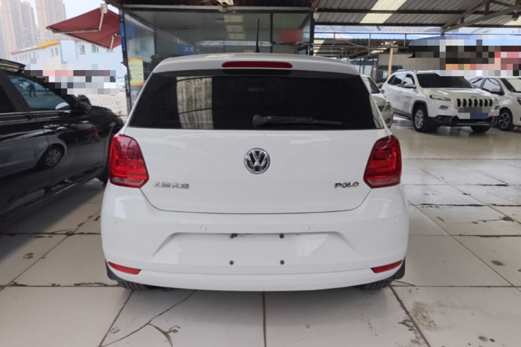 Volkswagen Polo 2016 car image #6