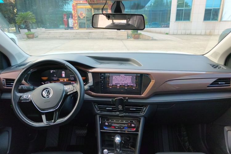 Volkswagen Tharu 2022 car image #10