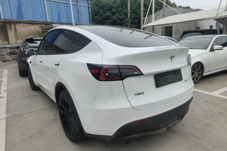 Tesla Model Y 2022 #5 Tesla Model Y 2022 car image #5