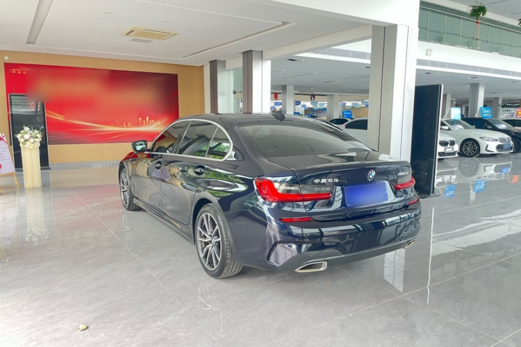 BMW 3 Series 2021 car image #5
