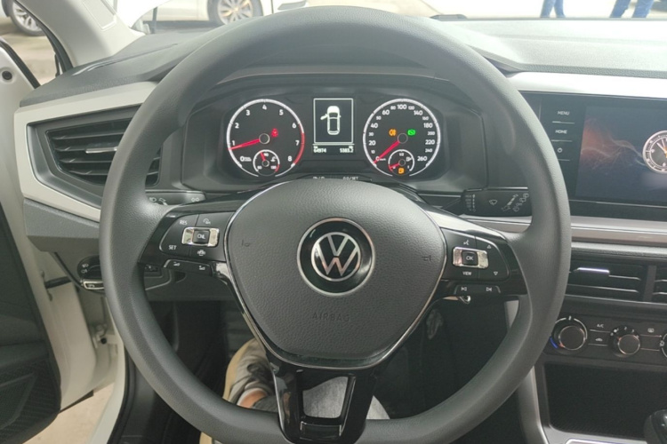 Volkswagen Polo 2021 immagine di auto #11