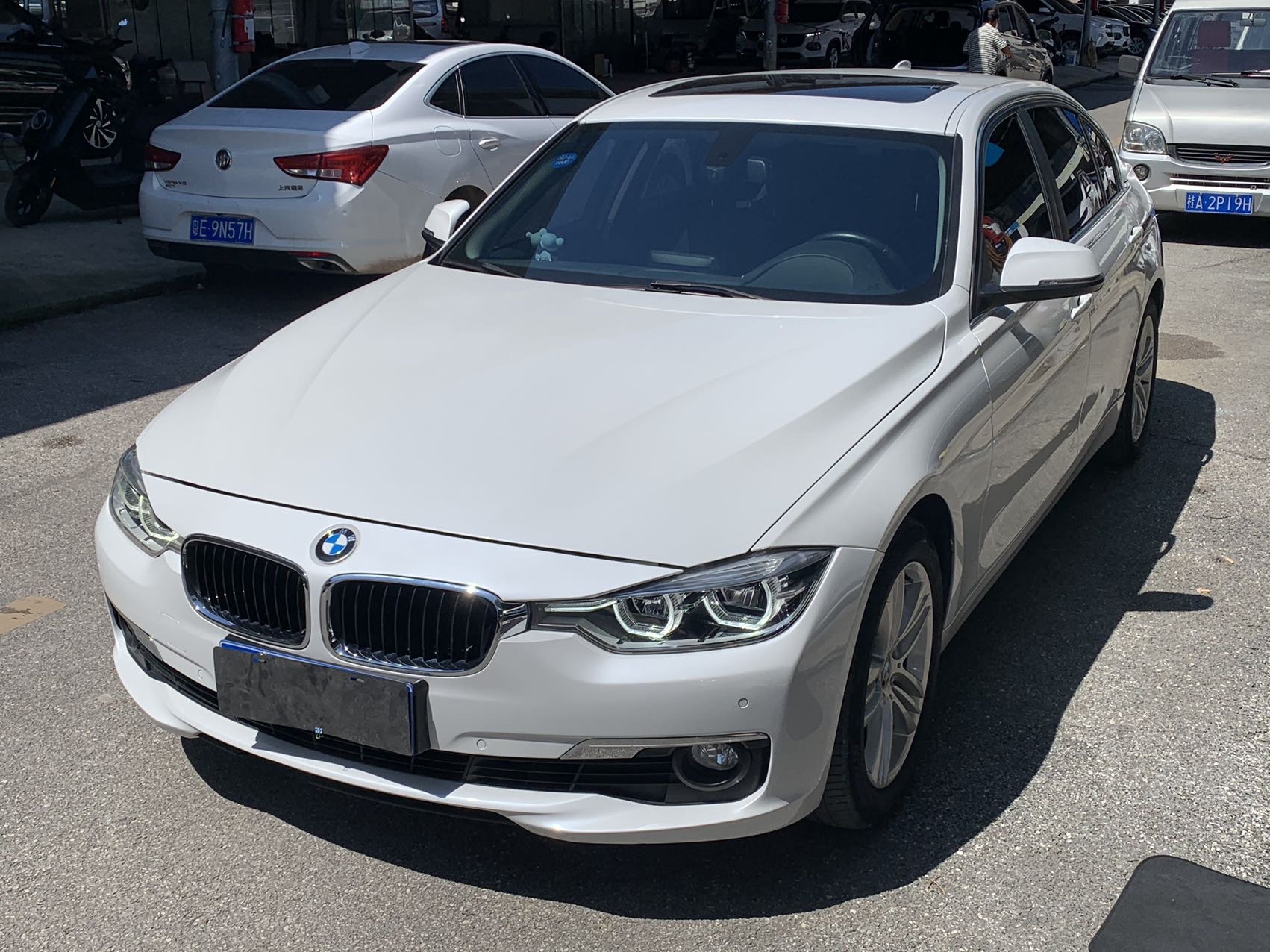 BMW 3 Series 2017 car image 