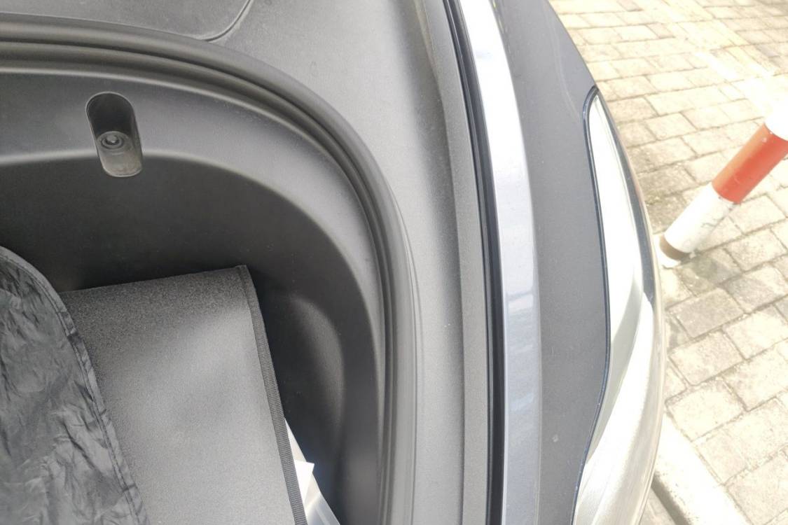 Tesla Model 3 2020 car image #12