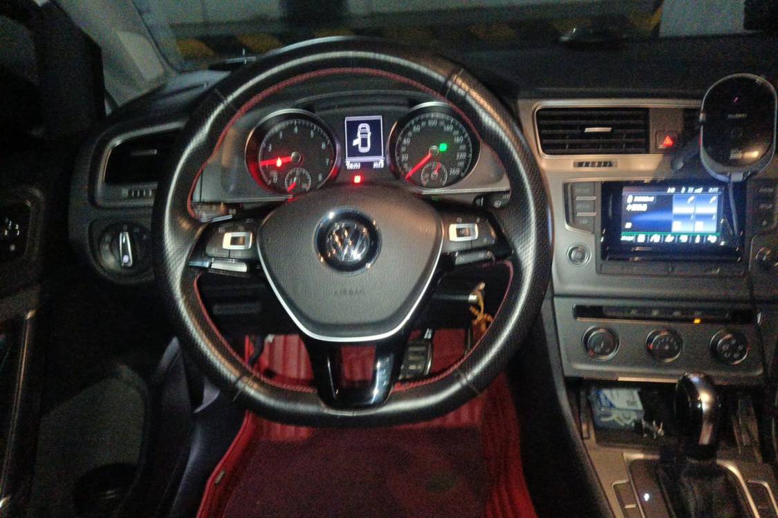 Volkswagen Golf 2016 car image #22
