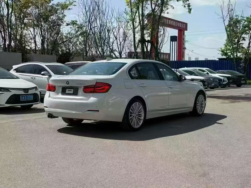 BMW 3 Series 2018 #8 BMW 3 Series 2018 car image #8