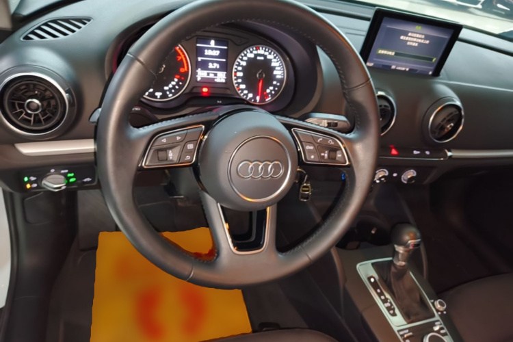 Audi A3 2018 car image #15