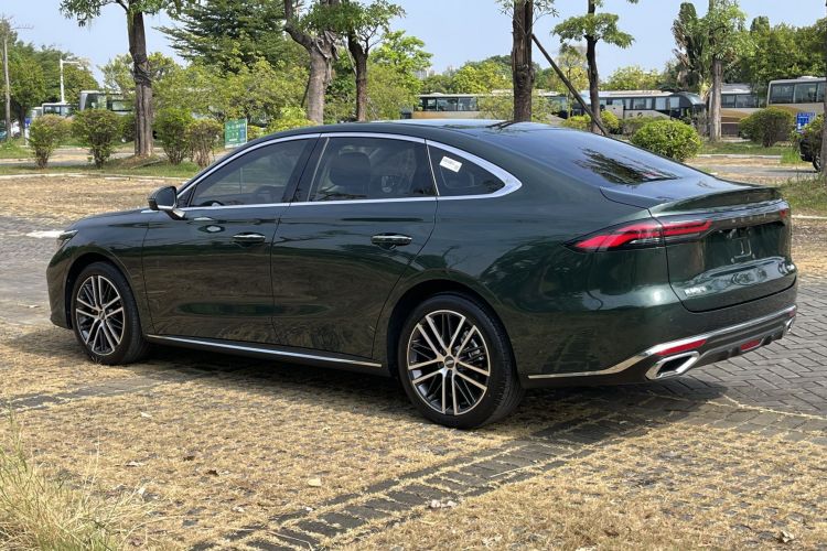 GEELY Emgrand 2025 #5 GEELY Emgrand 2025 car image #5