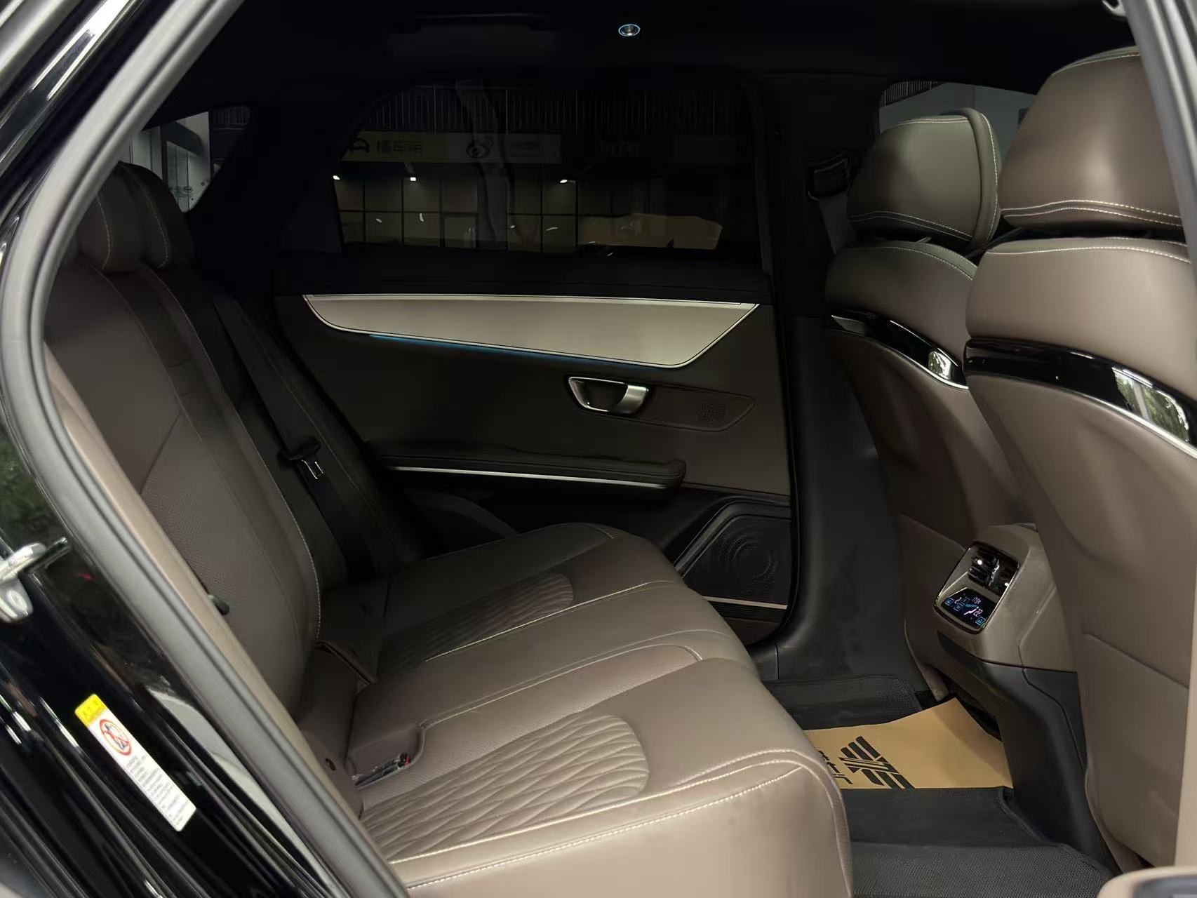 BYD Han 2024 car image #9